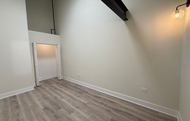 2 beds, 2 baths, 1,000 sqft, $3,985, Unit 211