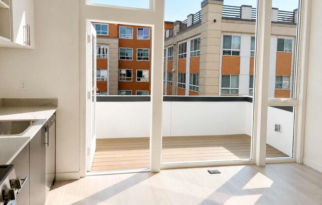 Studio, 1 bath, 422 sqft, $1,595, Unit Unit 205