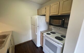 2 beds, 1 bath, 650 sqft, $1,700, Unit Unit 27