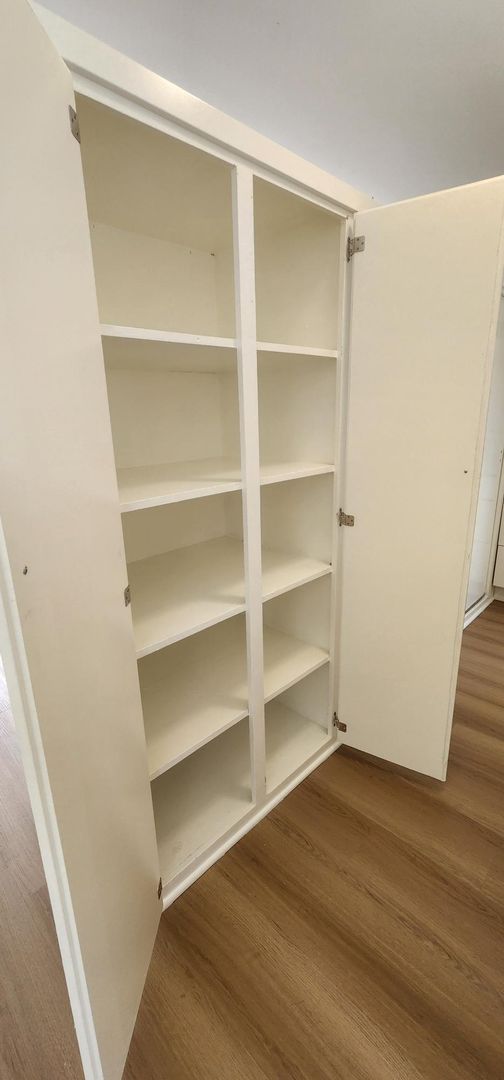 Spacious Studio - Renovated - Parking Available!
