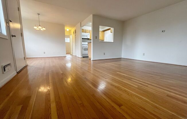 2 beds, 1 bath, 800 sqft, $1,450, Unit 2709-2D