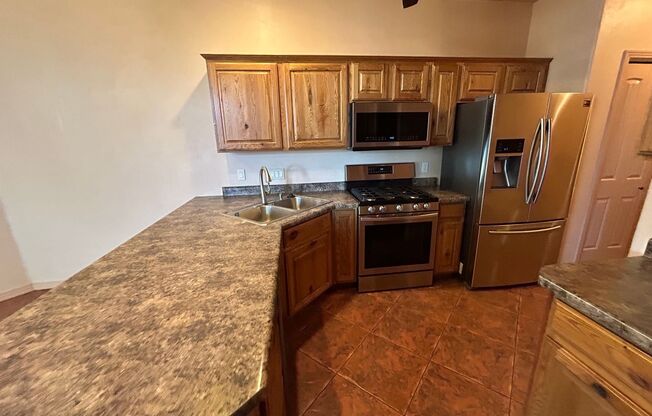 3 beds, 2.5 baths, $2,400, Unit Unit 1