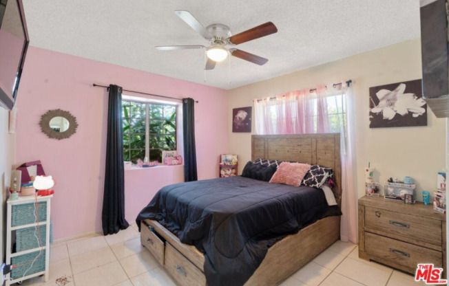 101 W OAKMONT DR