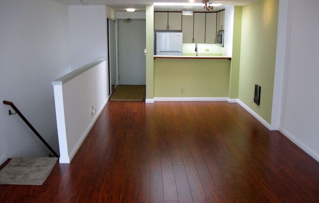 Beautiful 2 BR 2BA 2 story condo with laundry in the unit! Pool, Sauna, Gym and Amenities @Opera Plaza
