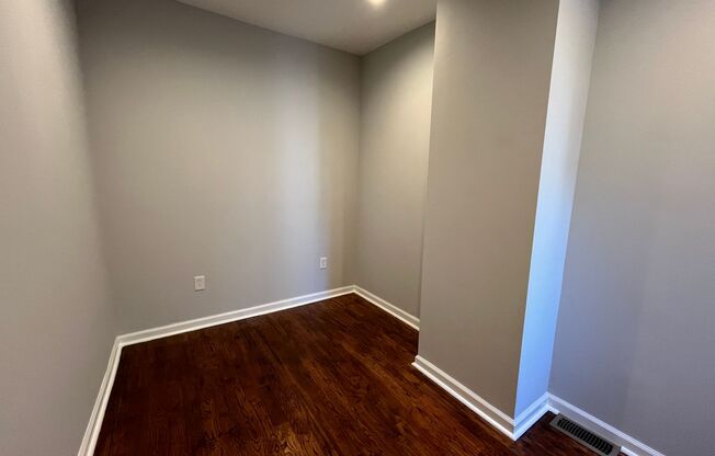 2 beds, 1 bath, $1,700