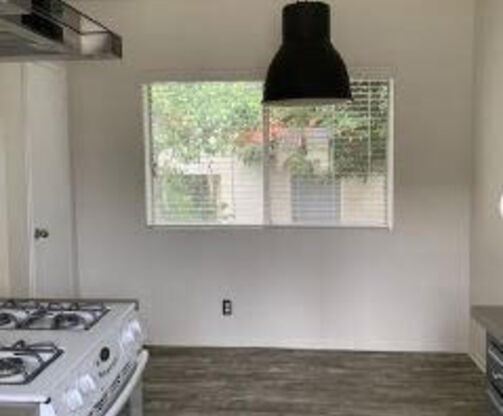 2 beds, 1 bath, 1,050 sqft, $2,675, Unit 4