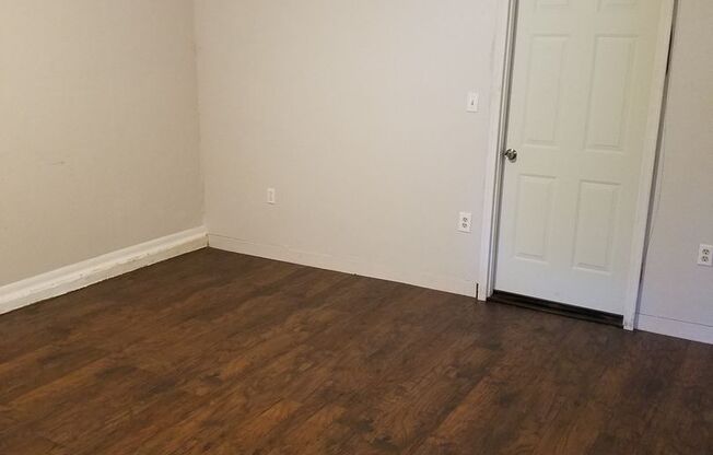 3 beds, 1 bath, $1,595