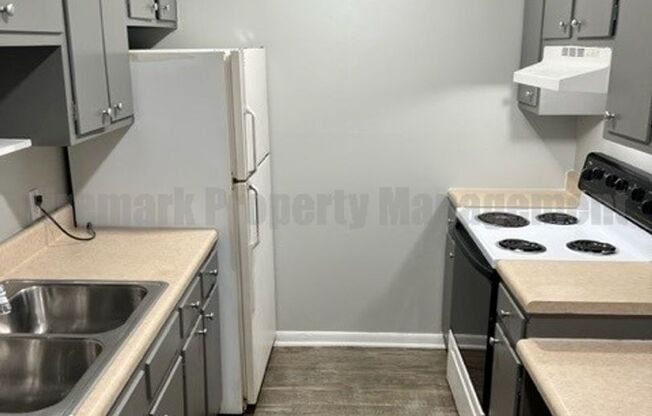 1 bed, 1 bath, $850, Unit B07