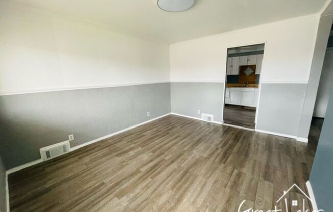 2 beds, 1 bath, $1,100