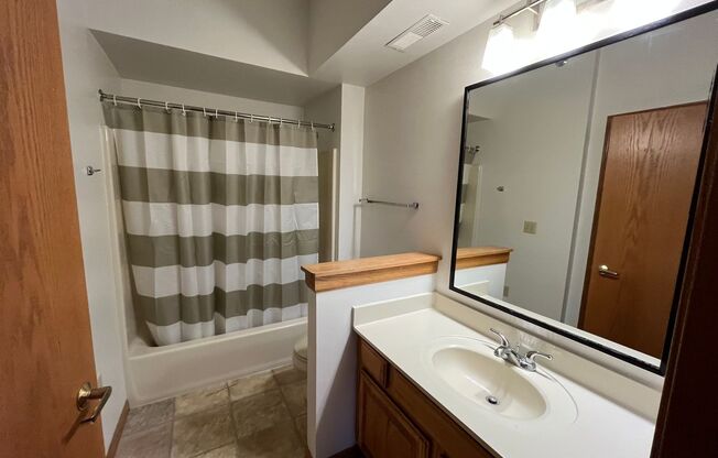 2 beds, 2 baths, 1,227 sqft, $1,625, Unit 3028