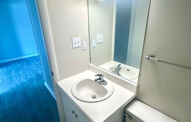 2 beds, 1.5 baths, 1,100 sqft, $1,090, Unit 716-D