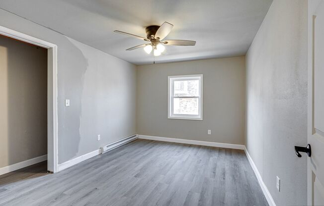3 beds, 1 bath, 1,250 sqft, $1,999, Unit 3015 - P1