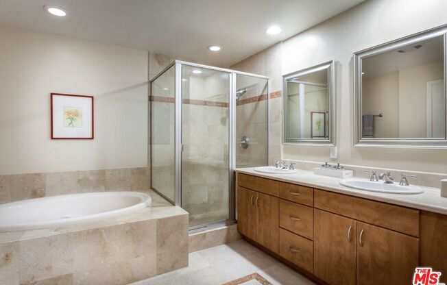 1862 S Bentley Ave Apt 202