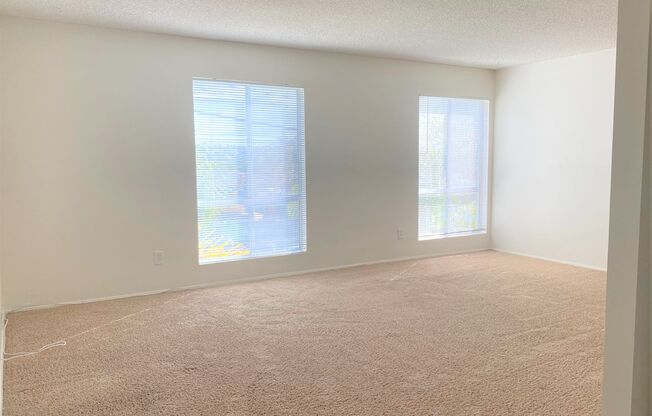 1 Bedroom / 1 Bath Condo in Beautiful Pacific Beach!!! Minutes to Bay and Beach!