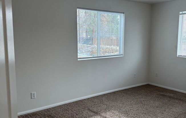 2 beds, 1 bath, $1,695, Unit UNIT 21