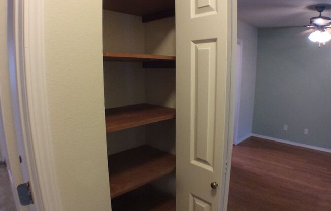 2 beds, 1 bath, 740 sqft, $1,465, Unit 204
