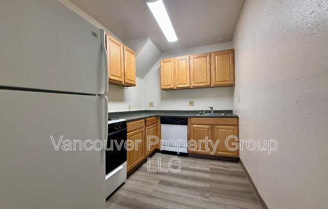 112 W 21st St