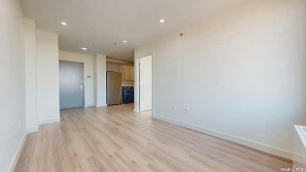 1 bed, 1 bath, 590 sqft, $3,000, Unit 9B