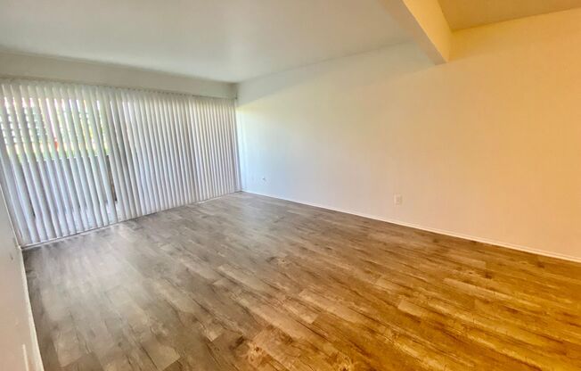 2 beds, 1 bath, 950 sqft, $1,295, Unit #111