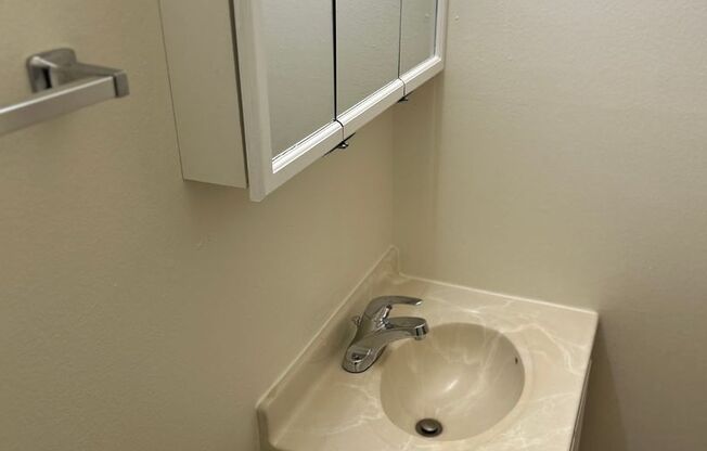 2 beds, 1.5 baths, 1,000 sqft, $1,575, Unit 3343