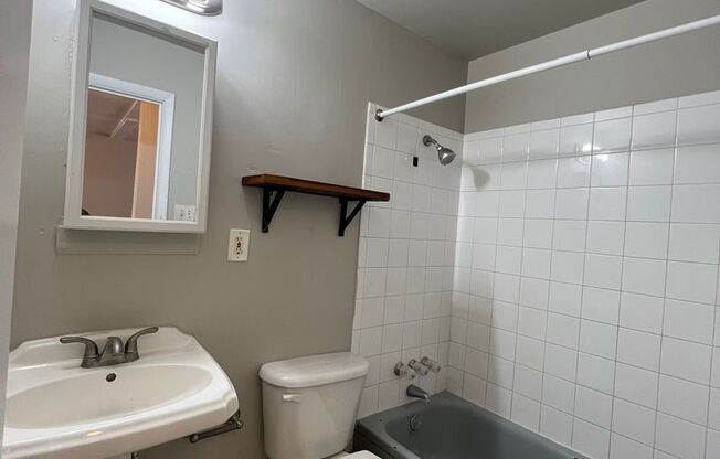 1 bed, 1 bath, $1,175, Unit #3