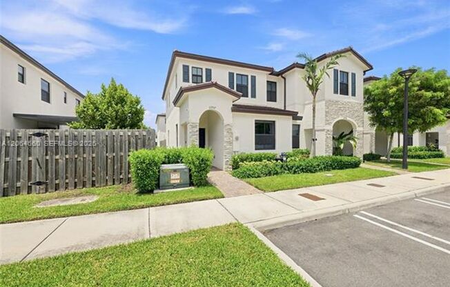 12957 SW 232nd Ln th 12957, Homestead, FL 33032