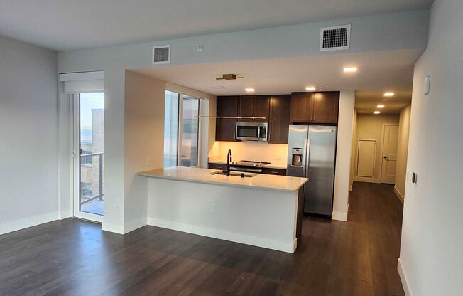 1 bed, 1 bath, 808 sqft, $2,295, Unit #400