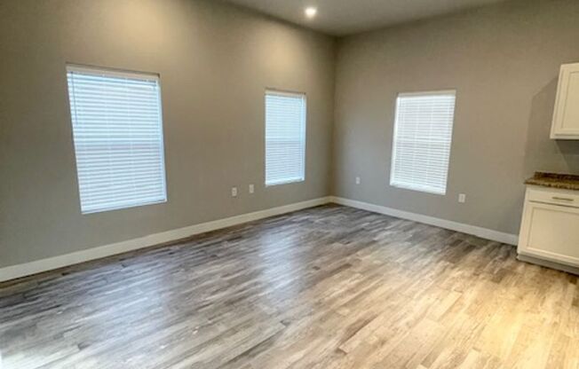 1 bed, 1 bath, 692 sqft, $1,395, Unit 3410 N Carefree Circle - Unit 208