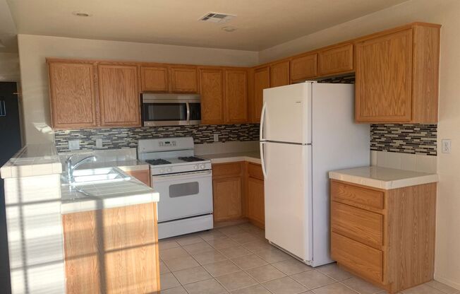 2 beds, 2.5 baths, $1,950