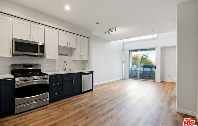 2 beds, 1.8 baths, 1,240 sqft, $3,700, Unit 240