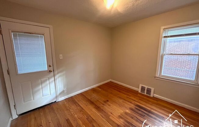 3 beds, 1 bath, $1,300