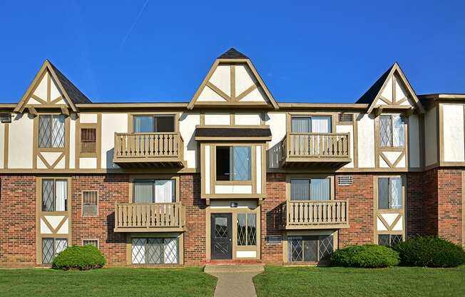 Property Exterior at Perry Place, Michigan