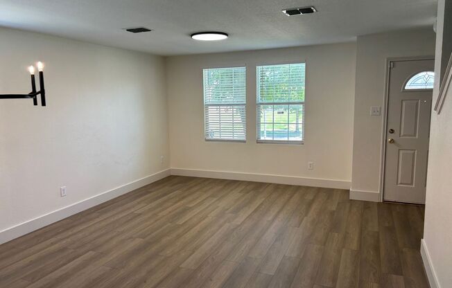803 Moss Glen