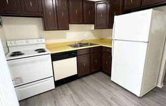 2 beds, 1 bath, $1,100, Unit Jefferson Trace 2-11