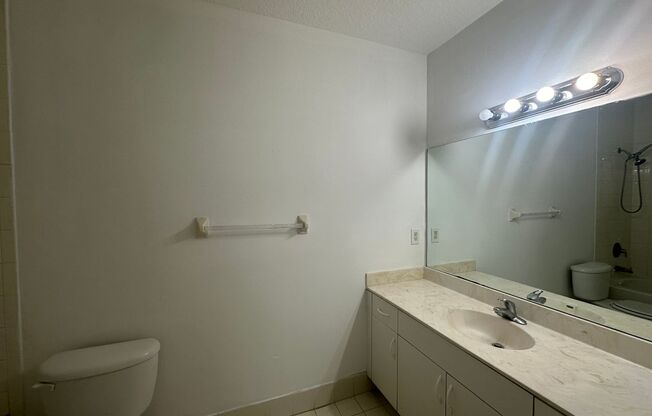 3 beds, 2 baths, $1,800, Unit # 1223