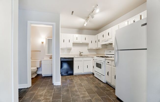 2 beds, 2.5 baths, 1,339 sqft, $1,175