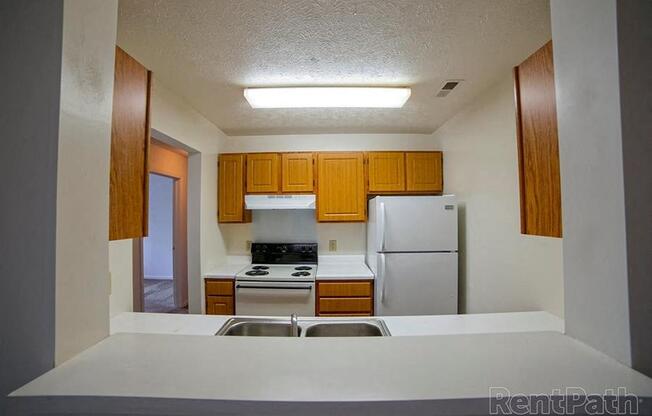 Well Equipped Kitchen at Creekside Square Apartments, Indianapolis, IN, 46254
