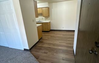 2 beds, 1 bath, 820 sqft, $899.99, Unit 1712-B15