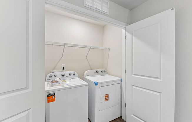 3 beds, 2.5 baths, 1,493 sqft, $2,265, Unit 8127