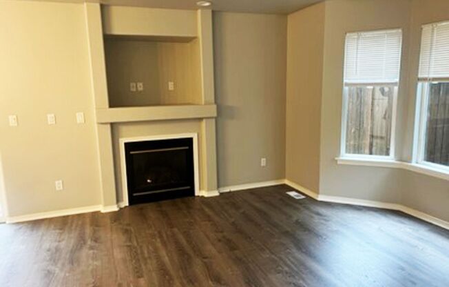 Fully renovated Renton Highlands 3-bedroom, 2.5 bath, 1234asf townhome.