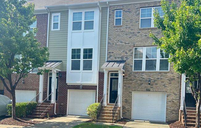 Stunning 3 bedroom Townhouse!