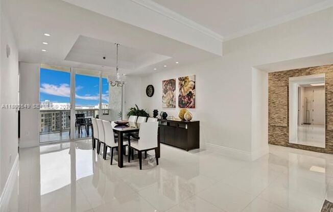 3 beds, 3.5 baths, $12,050, Unit # 1604