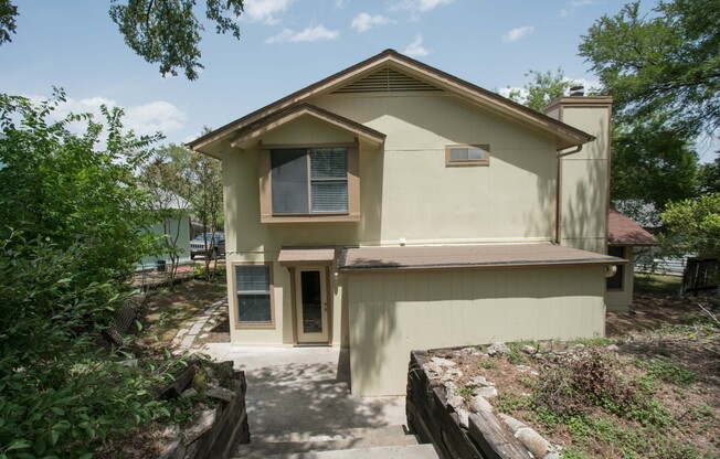 Fantastic renovated home at 5401 Loadstone Cove!