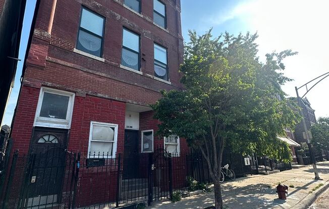 1328 W. 18th Pl