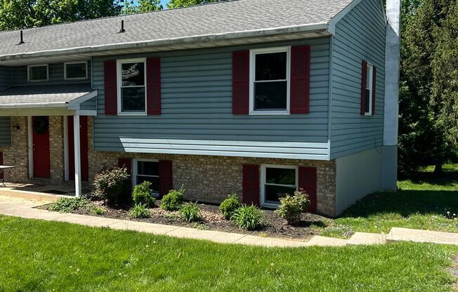 Spacious & Stylish 3-Bedroom 1.5 Bath House with Modern Amenities – Ideal Location!
