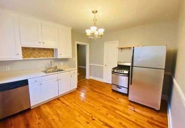 80 STRATHMORE RD