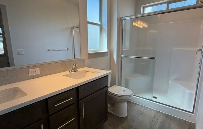 3 beds, 2 baths, 1,281 sqft, $2,495, Unit 75 NE Cessna Dr #1