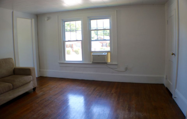 800 LOCKLAND AVE