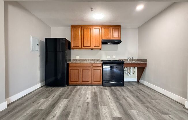 1 bed, 1 bath, 650 sqft, $1,100, Unit Azul Apartments- #151