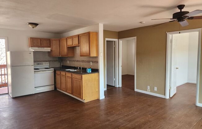 2 beds, 1 bath, $1,050